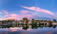 2020年农历十二月十七日出生的女婴,根据八字算命,需要看她的命盘和五行缺失情况来预测她的未来