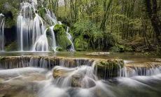 金命和土命的配对是否有助于建立幸福的婚姻关系? - 探究金命和土命姻缘对婚姻生活的影响