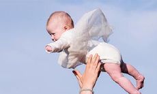 2023年五月初九出生的宝宝,缺乏五行中的金属性,需要用心挑选男孩或女孩的名字!