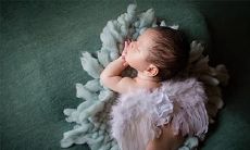 探究秀英名字背后的意义:甜美温柔的女婴命名参考