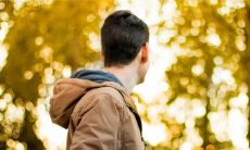 揭秘男性倾向冷漠、缺乏情感的六种面相——印堂狭窄的指标