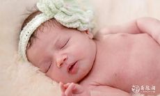 如何给于2023年10月28日出生的五行缺金火属性的男孩或女孩取名?