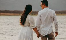 夫妻共枕之术:睡姿如何影响幸福关系?研究揭示睡觉朝向的神秘力量