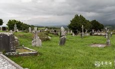 墓地探访:是否可以在平常时期前往看望亲人?而且上坟的讲究需要注意哪些顺序?