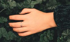 女性两手断掌会带来财富和地位吗,这种说法真有根据吗?