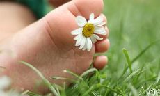 2023年初九出世,五行缺乏金土属性的男孩或女孩,需要选择一个名字?