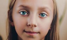 面相鹅蛋脸女性助力正财运,事业发展稳固有峰回路转之势!