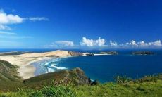 挂上五帝钱的门口摆放,可以起到镇宅消灾的神奇效果