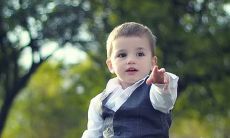 在成长过程中,胎记对孩子的生活和命运有何影响?