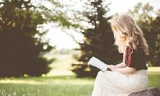 女生右胸上天生三颗痣,预示着她命中注定成为富贵少奶奶!