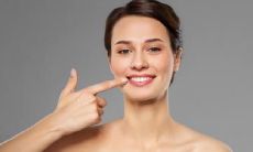 女性面相如满月之姿,崇高地代表着国母之尊贵