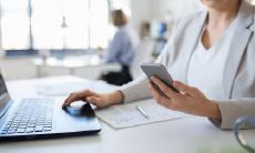 相中携带眉中痣的女性是否有幸遇贵人?深入探讨眉中痣的含义与印象分析