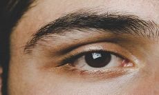 究竟连心眉男人是否真的非富即贵?揭秘富贵男相的独特特征和秘密!