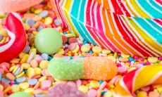 女性的额头面相如何预示她们的财富和运势? - 解析女性额头富贵坑面相的预示意义