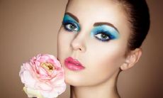 一个女人如果右眉尾长两颗痣,这意味着什么?她的眉毛上有痣代表什么?