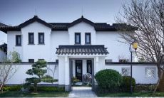 如何解决房门不能正对柱子、水池和厕所的问题?