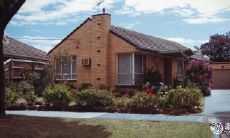 站在烟囱前犹豫不决?了解烟囱朝向他人大门的涵义,探讨大门对着烟囱的应对之策!