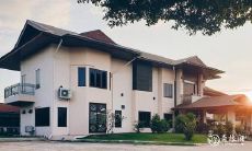 门口经常挂扫把是幸福的象征吗?门前放置哪些招财物品有助于财运亨通?